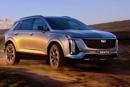 cadillac abandons all ev plan will refresh xt5 crossover 68939941e00d7