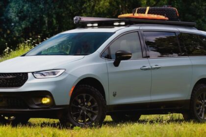 chryslers overlanding van concept has the coolest badge ever 68a8c0fe6da21