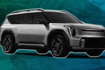 theres two sunroofs canadian dealership worker breaks down why you should get the kia ev9 68bd90674997c