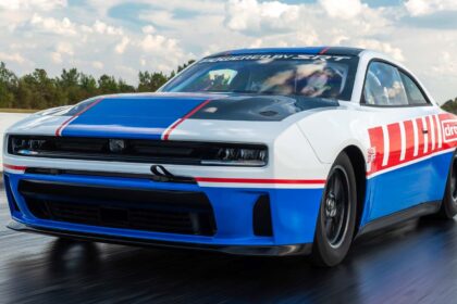 finally a new dodge charger with a hemi v 8 6904ebaf04a5d