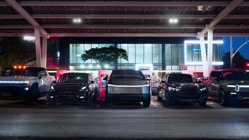 more americans want evs despite the end of the tax credit 691452ef6925d