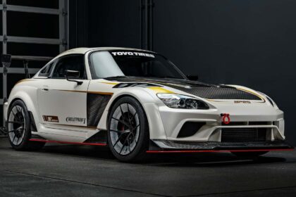 this beautiful honda s2000 build revs to a ridiculous 10000 rpm 690d1075457be